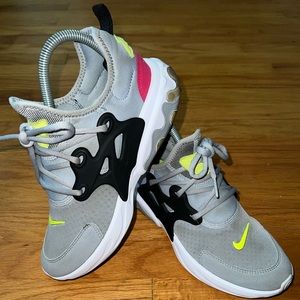 Nike React Presto BQ4002-004 Gray/White/Volt Sneakers Sz 5.5 Youth/Womens Sz 7